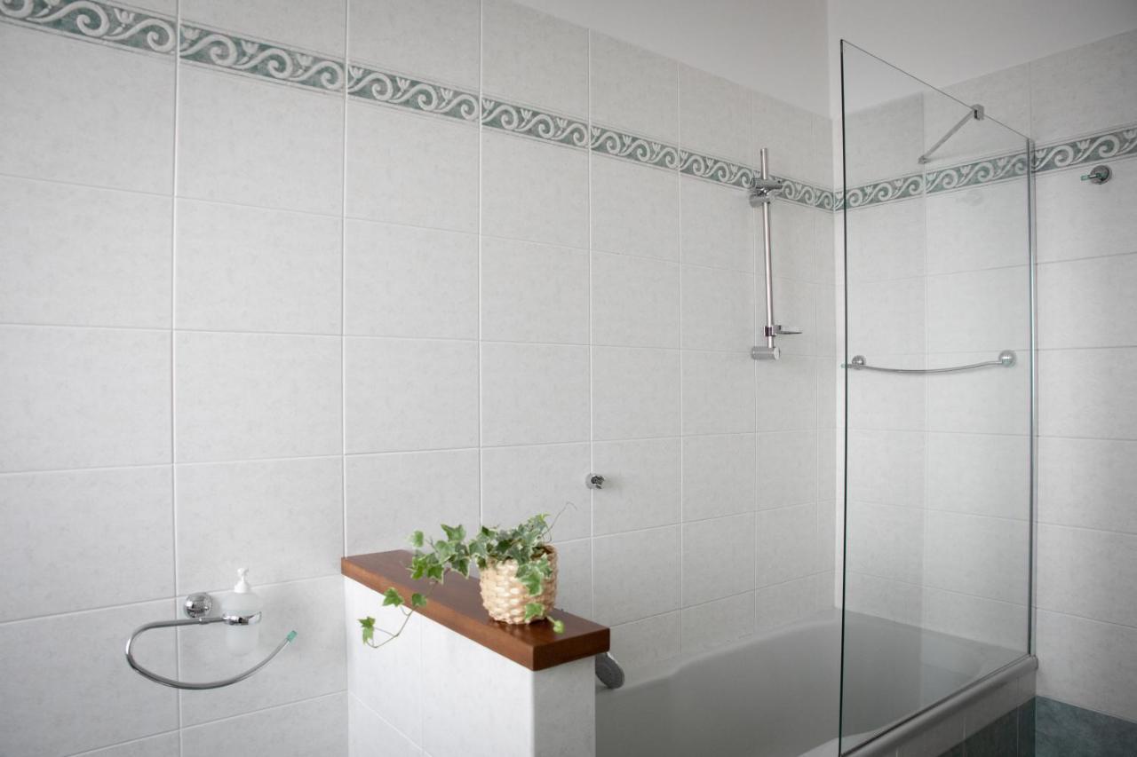Iseolakerental - Casa Anita Riva di Solto Buitenkant foto